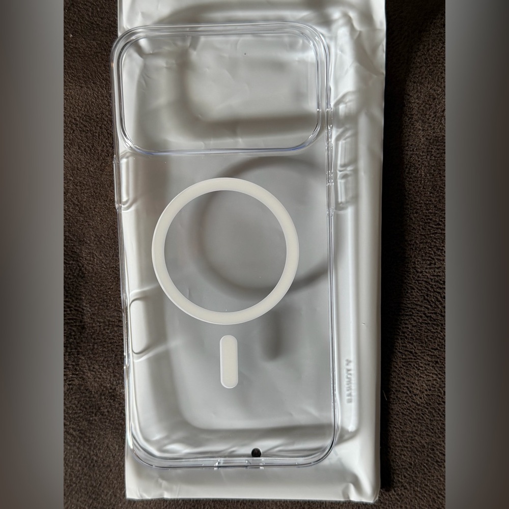 Clear Phone Case with White MagSafe Ring iPhone 17 pro max
